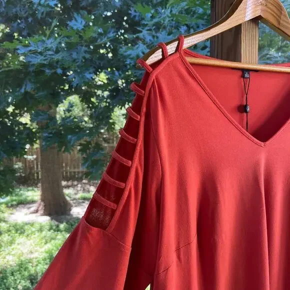 Adrianna Papell V-Neck Open String Sleeve Top Color Chili Size 1X. NEW - Picture 6 of 11